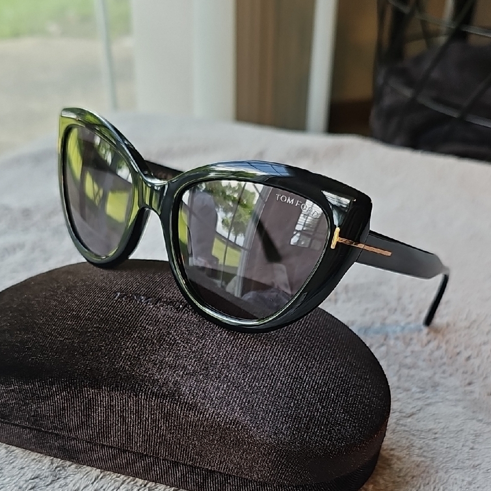 Tom Ford Glossy Black Cat Eye Sunglasses